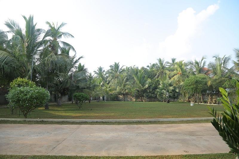 Grand Hilton Hotel Negombo Buitenkant foto