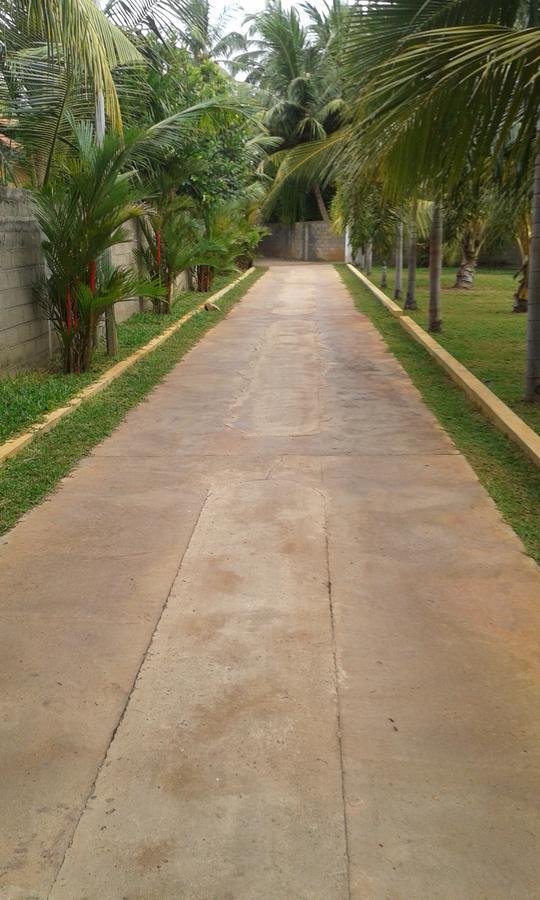 Grand Hilton Hotel Negombo Buitenkant foto